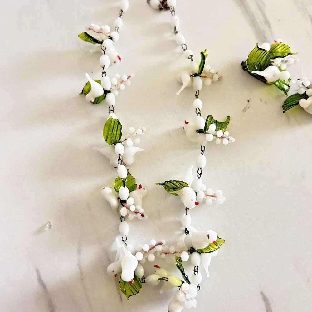 Vintage Murano White Glass Doves & Leaf Necklace‎ & Clip-on Earrings 1950s Italy